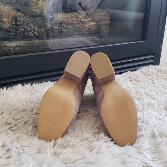 Steve Madden Grey sock booties. - Picture 5 of 7